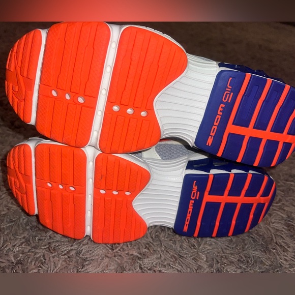 Woman’s Nike Zoom Air Fire size 6 - Picture 4 of 4